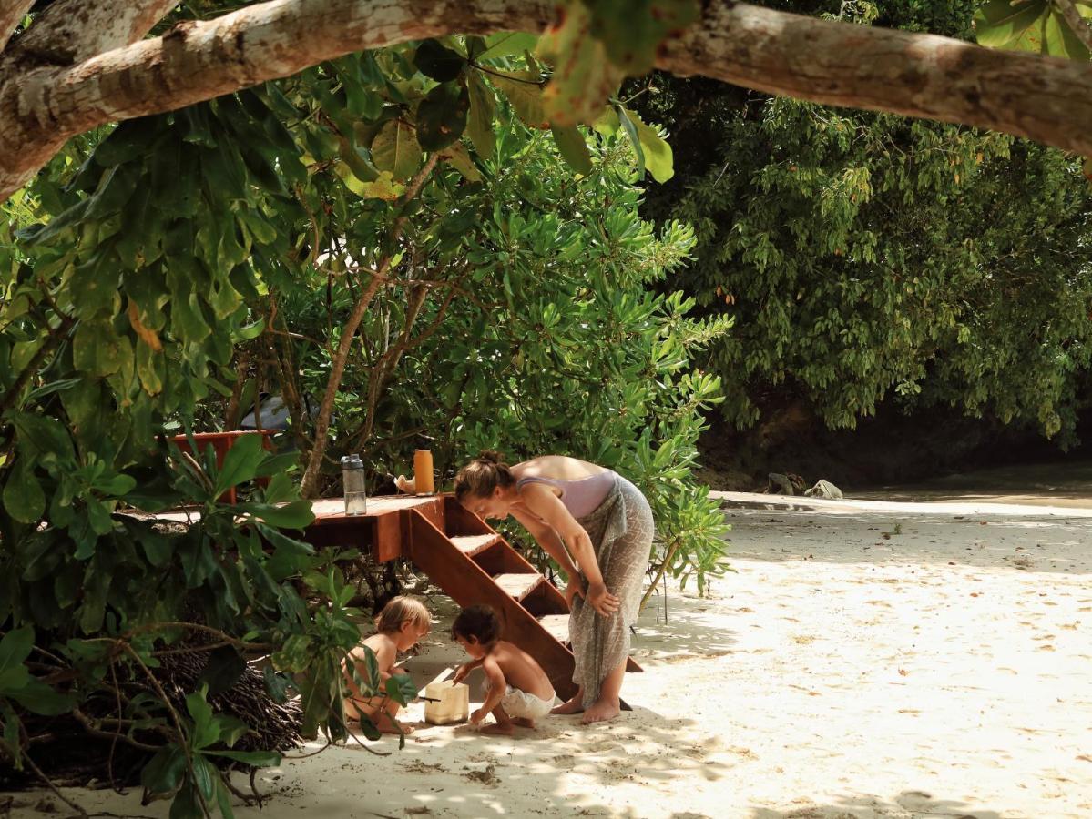 Raja Ampat Eco Lodge Tapokreng المظهر الخارجي الصورة